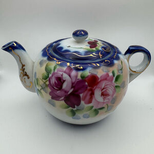 19th-20th Century Nippon Teapot, Floral Design, White and Blue